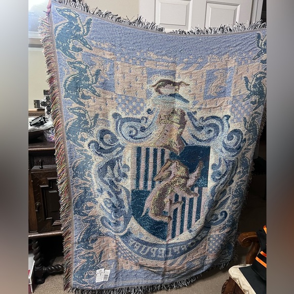Hufflepuff Tapestry - Picture 3 of 3